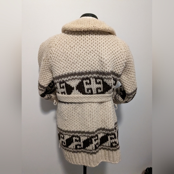 Handmade One of a Kind Chunky knitted Cardigan - Picture 5 of 7